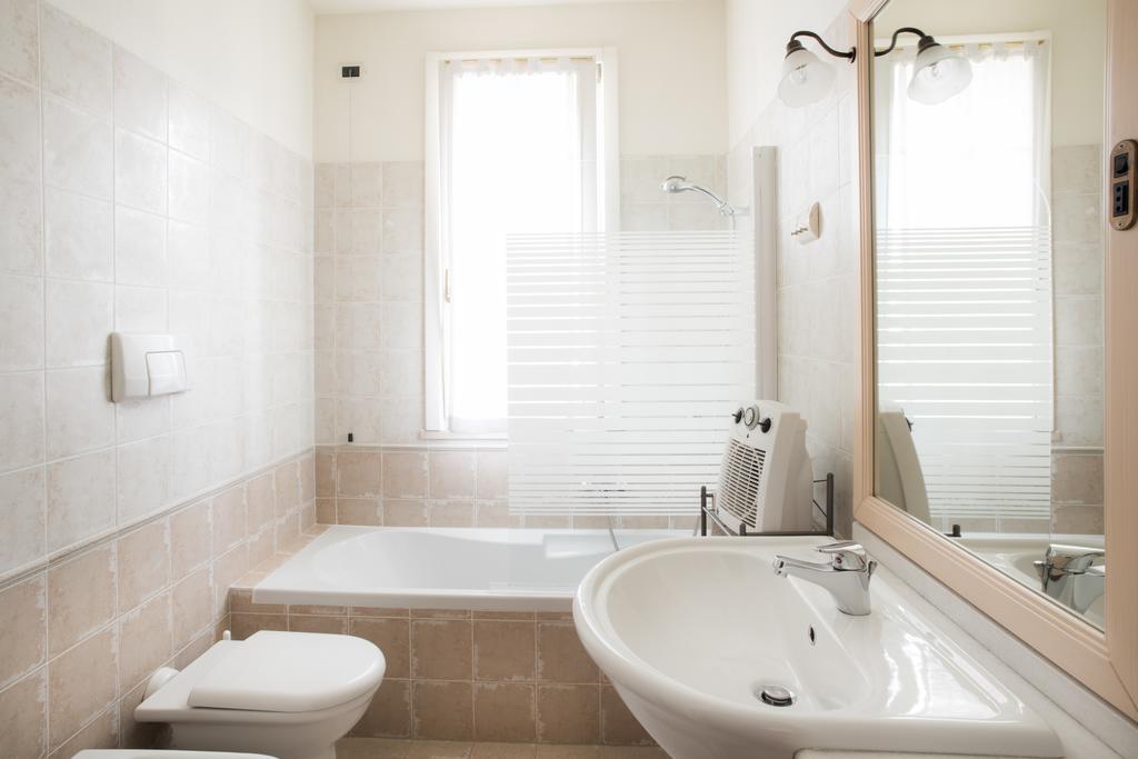 פואניאגו B&B La Petite Maison חדר תמונה