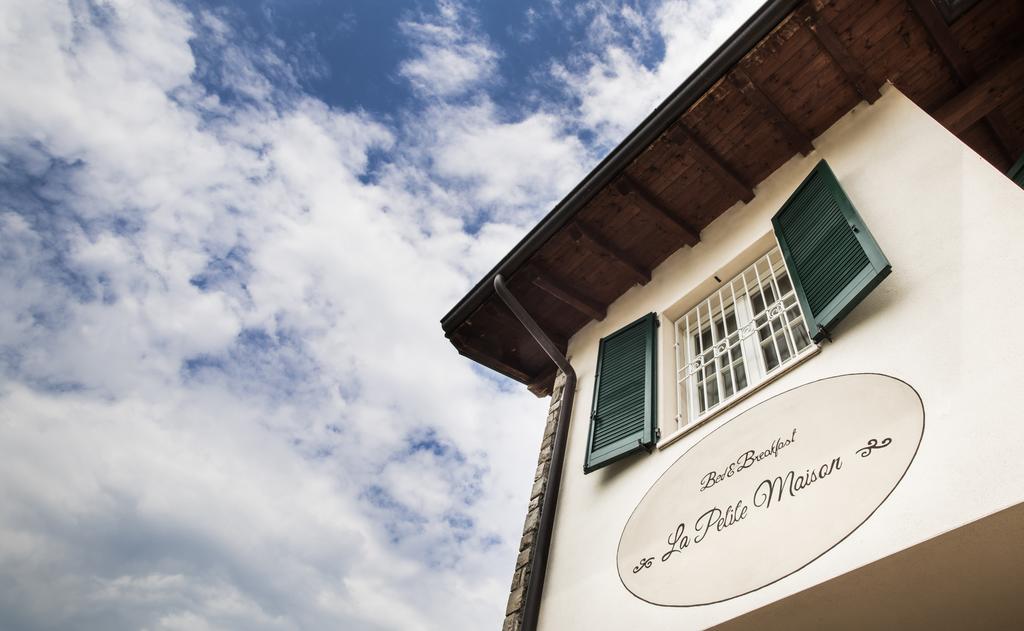 פואניאגו B&B La Petite Maison מראה חיצוני תמונה